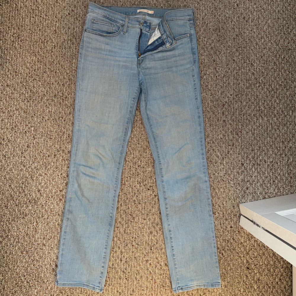 LEVI’S Women’s Slim Jeans